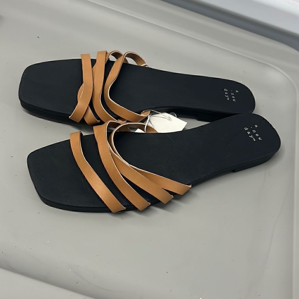Sandals - Picture 2 of 3